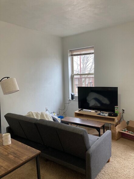 Building Photo - 5819 Bartlett St