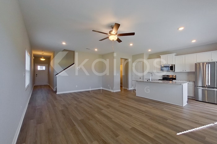 Building Photo - 908 Silent Barge Cv