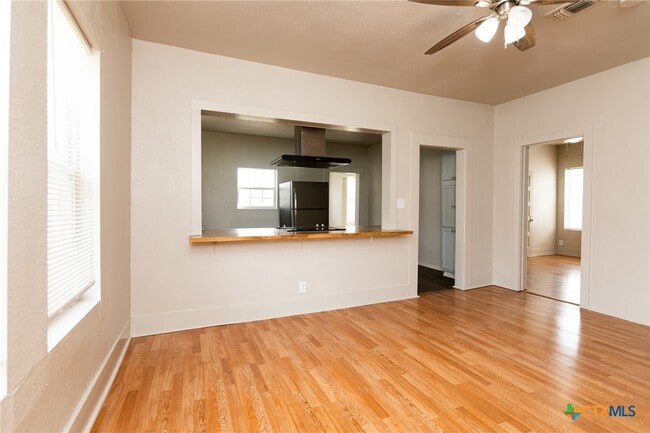 Building Photo - 905 N 9th St