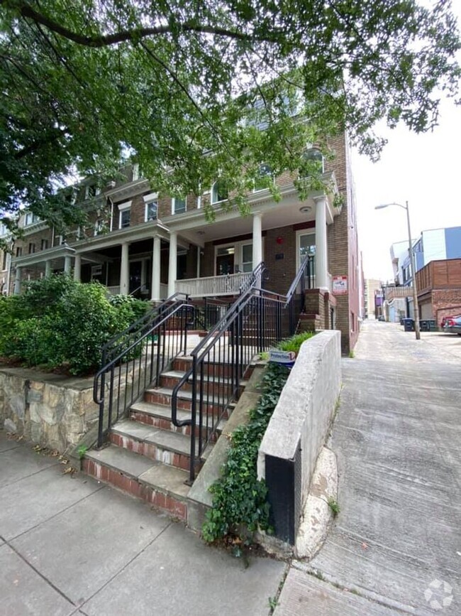 Building Photo - Lovely 2 BR/ 2 BA Condo in Adams Morgan!