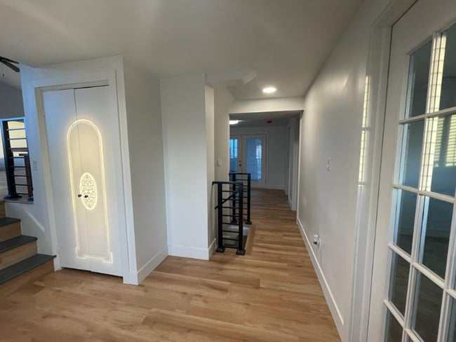 Building Photo - 175 S 400 E