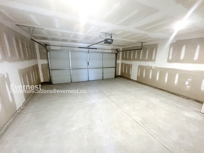 Building Photo - 107 Douglas Fir Dr