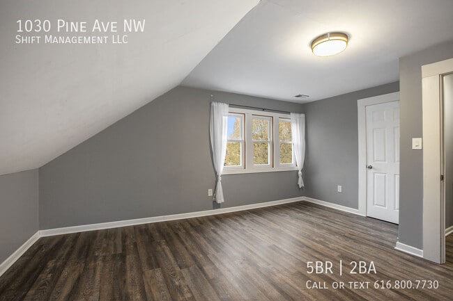 Building Photo - 1030 Pine Ave NW