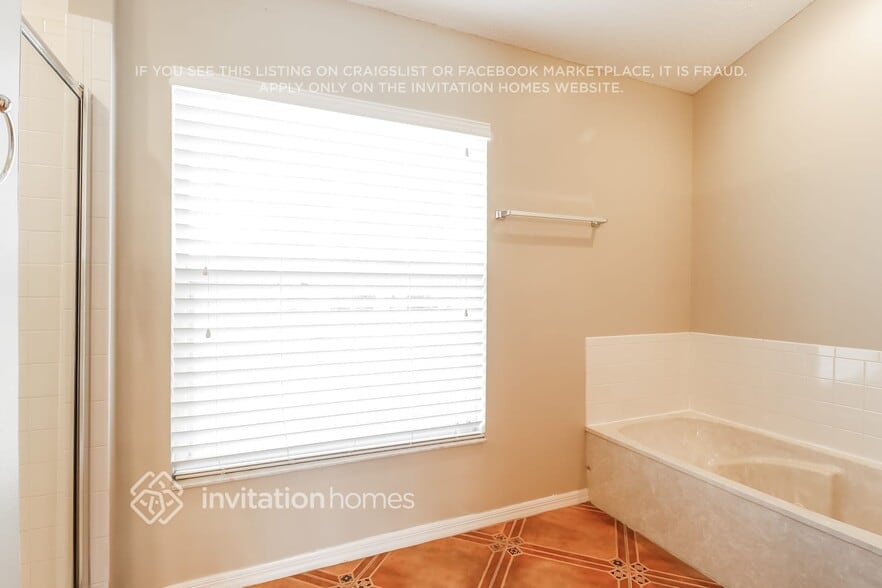 Building Photo - 9201 Rockrose Dr