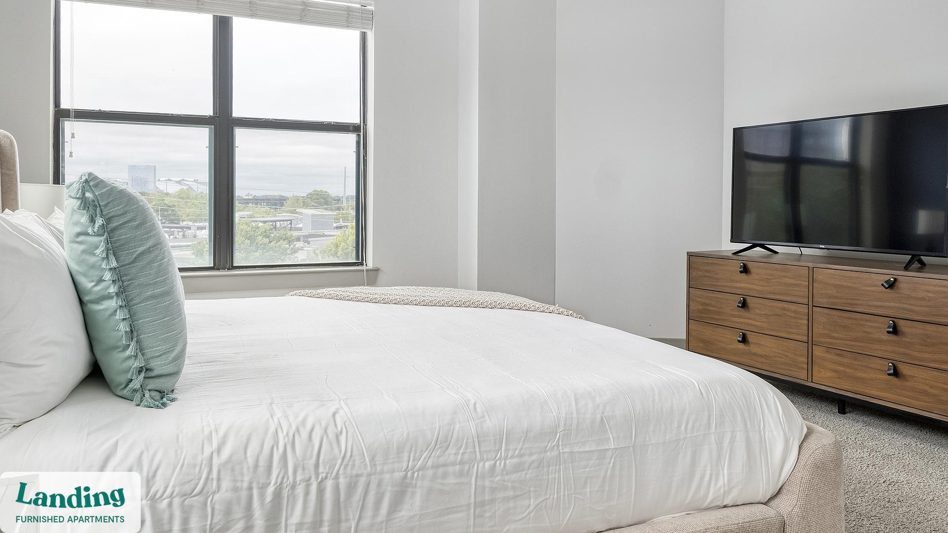 Building Photo - 930 Howell Mill Rd NW