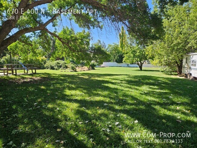 Building Photo - 670 E 400 N St