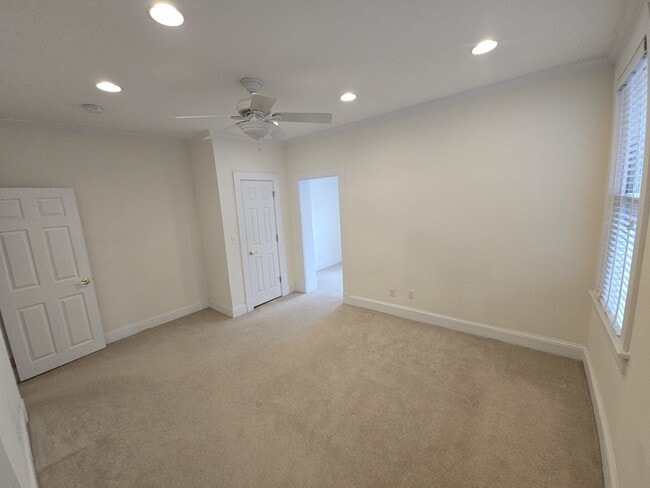 Building Photo - 621 W Princess Anne Rd