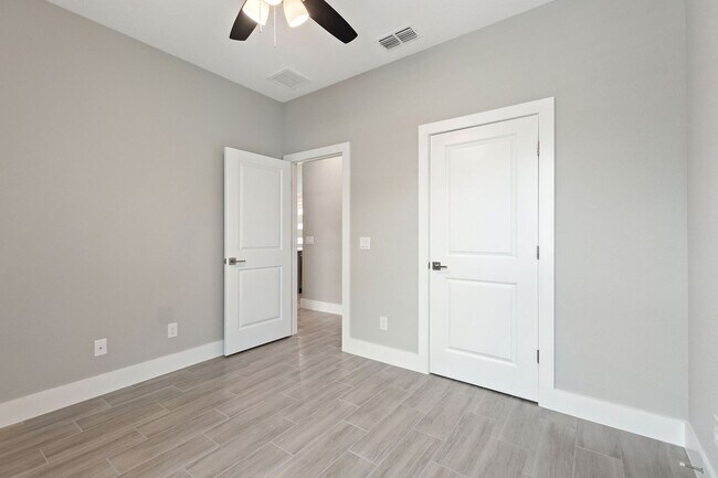 Building Photo - 360 Hibiscus Dr
