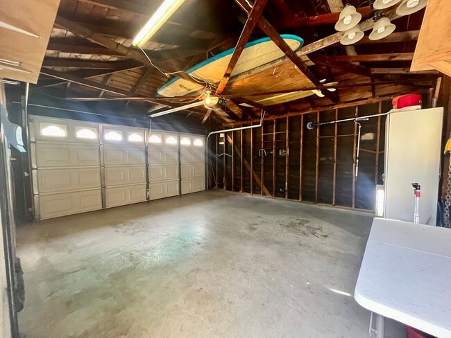 Building Photo - VISTA DEL ORO  3 BEDROOM HOUSE