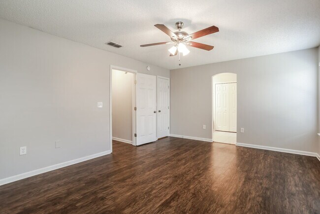 Building Photo - 4268 Hanging Moss Dr