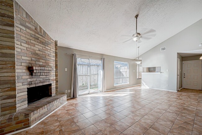 Building Photo - 5105 Beaver Hollow Dr