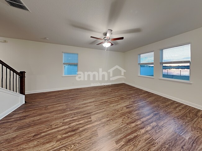 Building Photo - 1028 Sky Lks Dr