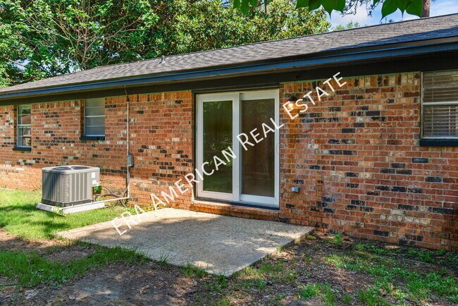 Building Photo - 1221 Albuquerque Cir