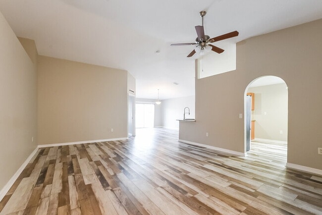 Building Photo - 2114 Nicollett Way