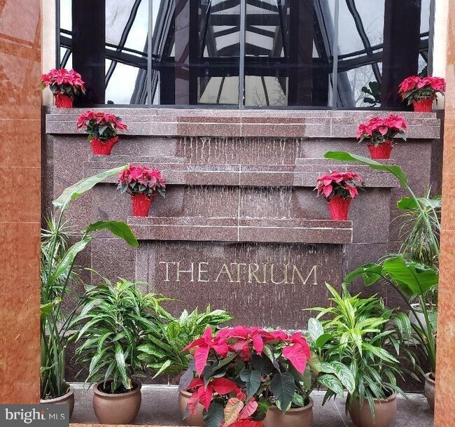 Building Photo - 1530 Key Blvd