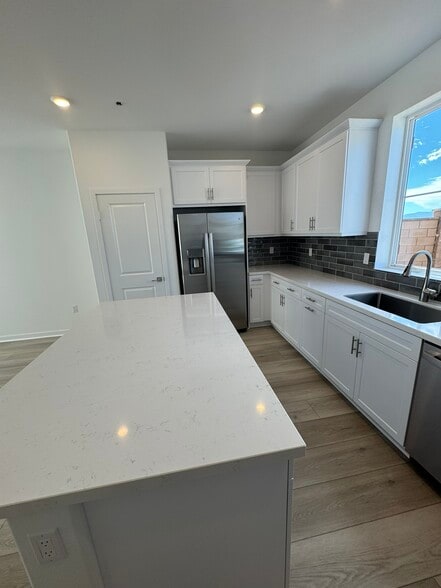 Building Photo - 31506 Lolite Dr