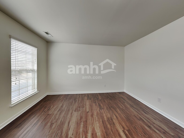 Building Photo - 1505 Ridge Haven Rd