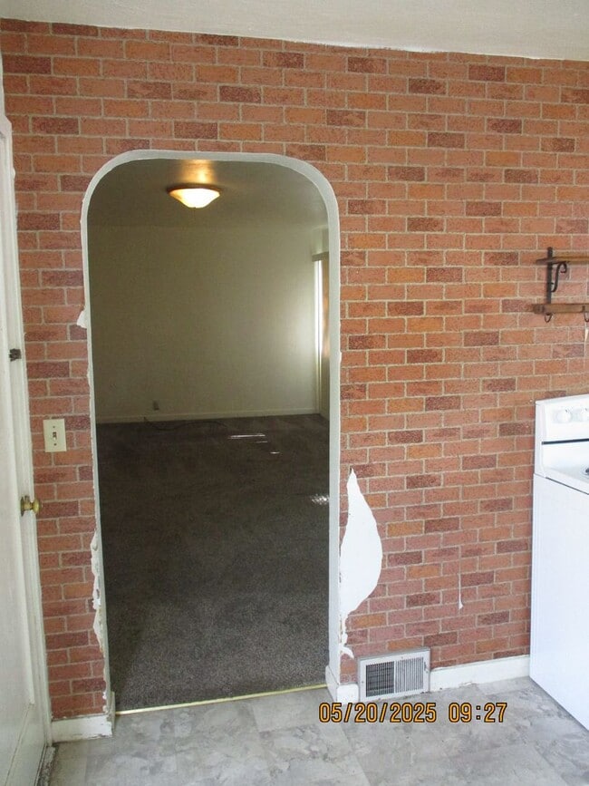 Building Photo - 50% OFF FIRST FULL MONTH'S RENT!