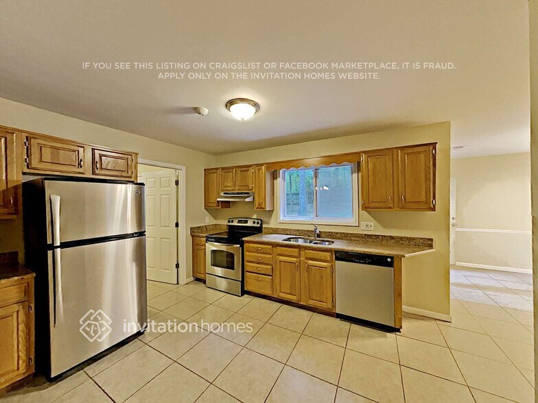Building Photo - 4059 Oak Ferry Dr NE