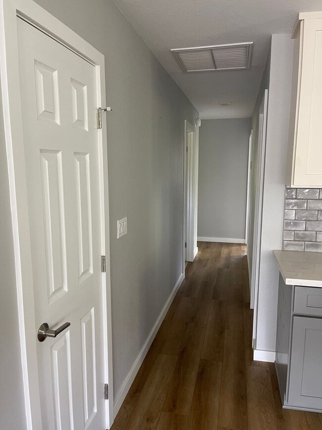 Building Photo - 2745 Puu Hoolai St