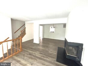 Building Photo - 6761 Jenny Leigh Ct