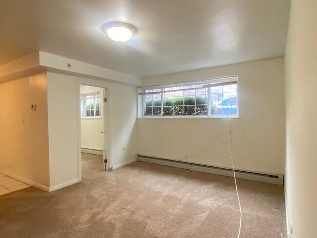 Building Photo - Nice 3 bed in Packards corner