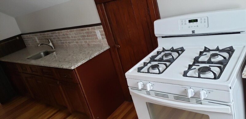 Building Photo - 230 S Main St