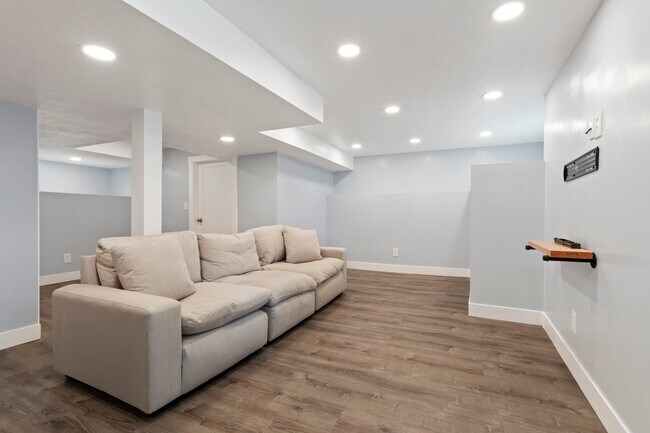 Building Photo - 1638 S 1500 E