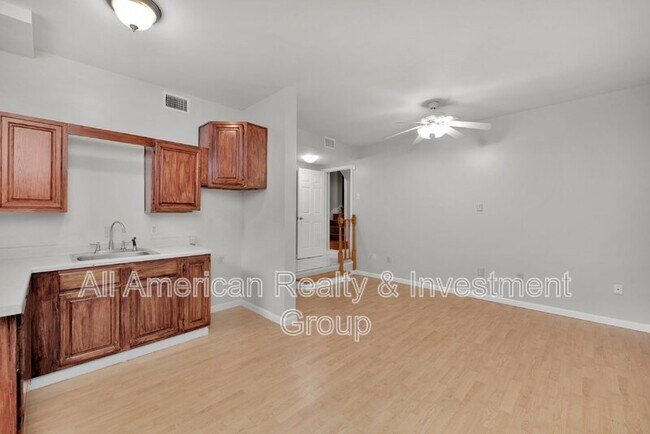Building Photo - 20 Dogwood Ln