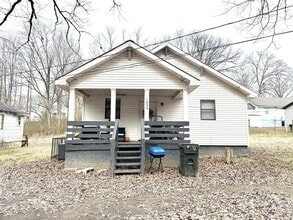 Building Photo - 1004 E St