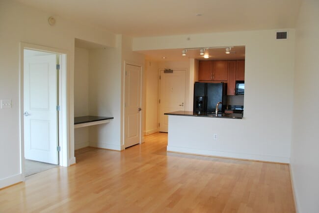 Building Photo - 4101 Albemarle St NW