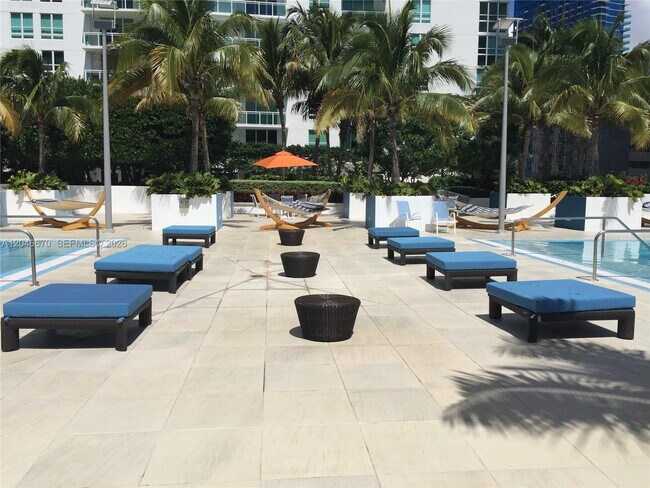 Building Photo - 951 Brickell Ave