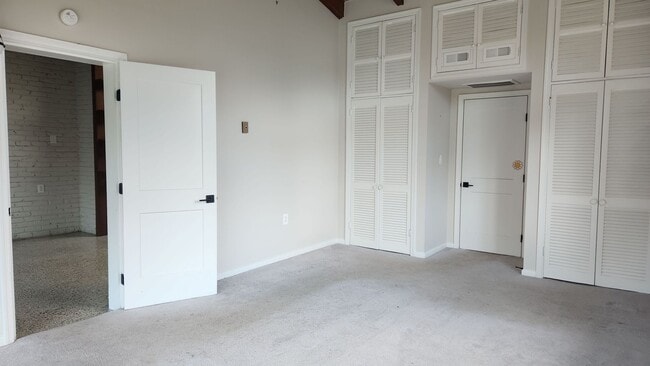 Building Photo - Beautiful Ft Hunt Area Home