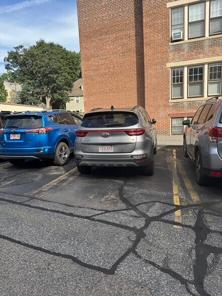 Building Photo - 41 Park St