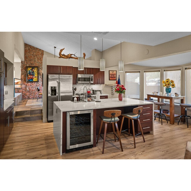 Building Photo - 77 Wild Horse Mesa Dr