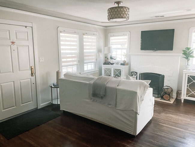 Building Photo - 2315 Dwight Way