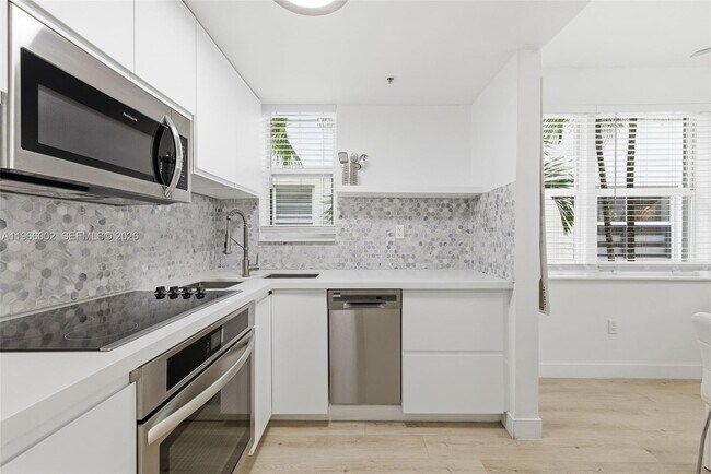 Building Photo - 1550 Drexel Ave