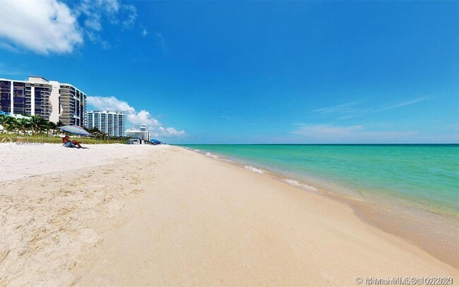Building Photo - 6345 Collins Ave