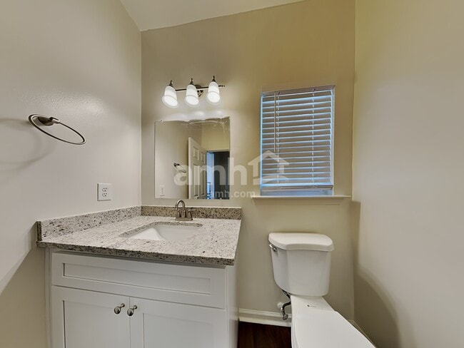 Building Photo - 415 Caperton Way