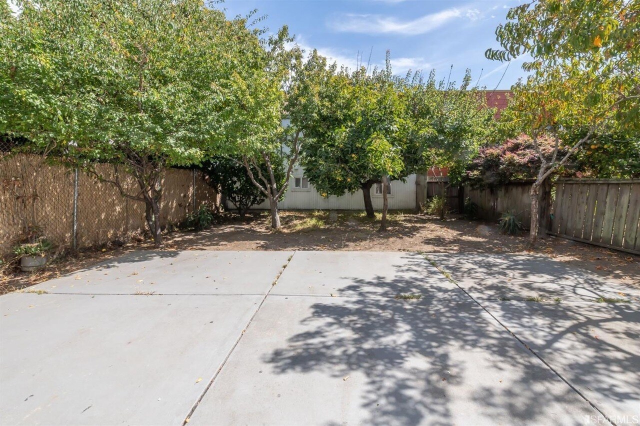 Building Photo - 2567 Folsom St