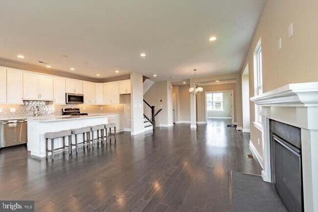 Building Photo - 275 Hillstone Cir