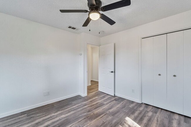 Building Photo - 31331 Auberry Rd