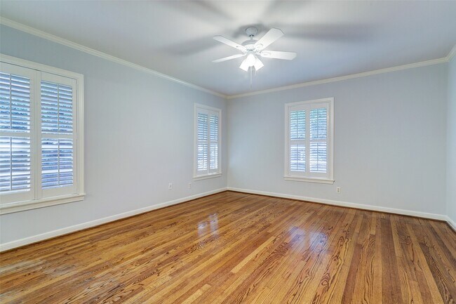 Building Photo - 4515 Oakshire Dr