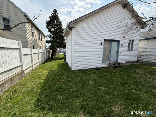 Building Photo - 279 Clermont Ave