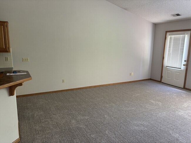 Building Photo - 2901 Russel Ct