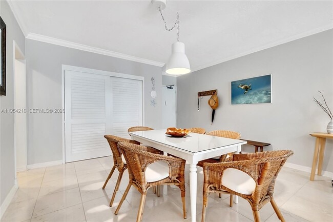 Building Photo - 4250 Galt Ocean Dr