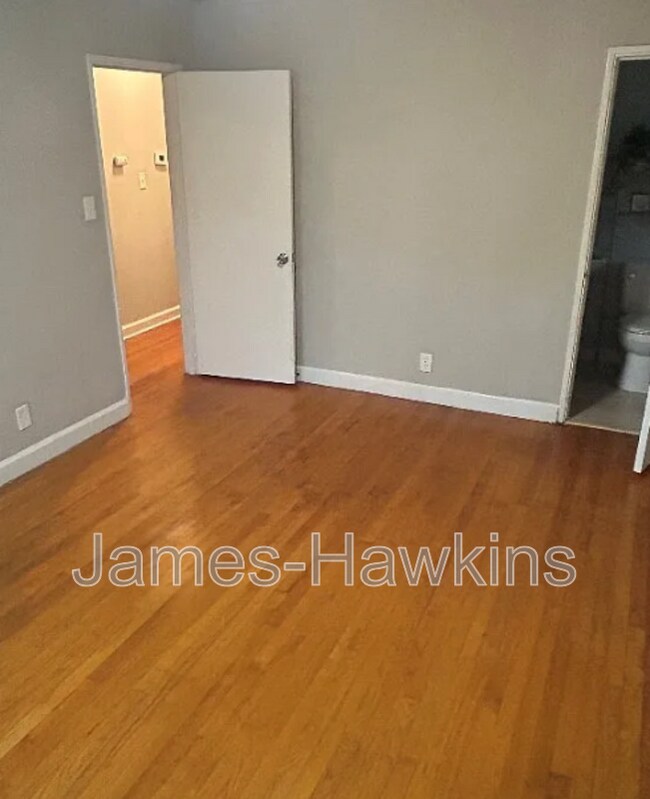 Building Photo - 3634 Cloverdale Rd