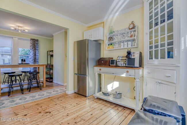 Building Photo - 26 Heck Ave