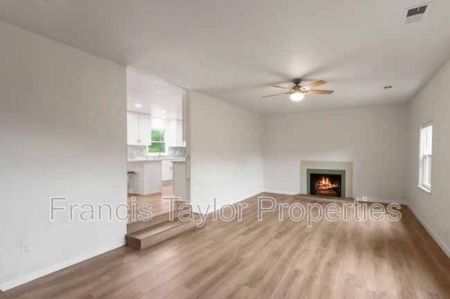 Building Photo - 10204 Lake Meadow Ln