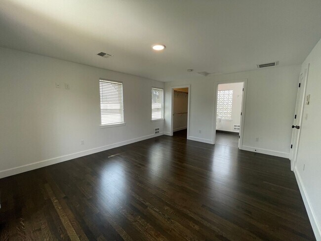 Building Photo - 4Bd/2.5Ba Seattle House